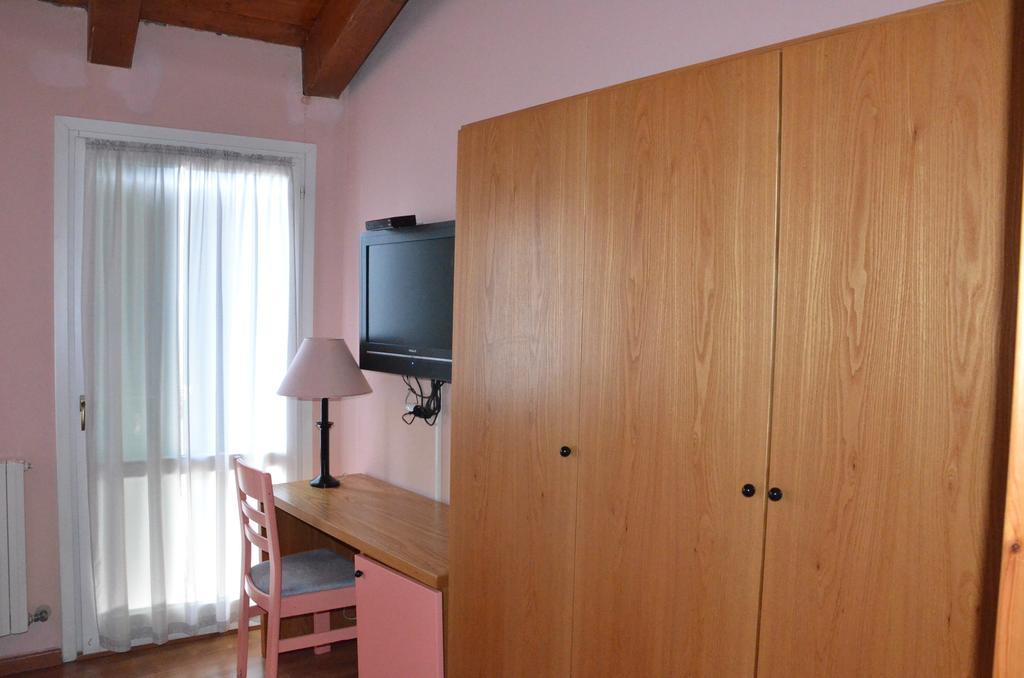 Hotel La Piazzetta Vidiciatico Bilik gambar